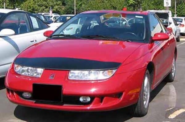 2000 Saturn SC with a magnetic car bra