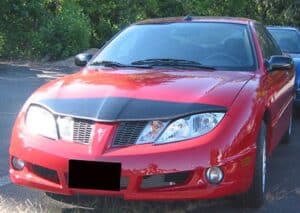 2004 Pontiac Sunfire with a magnetic car bra