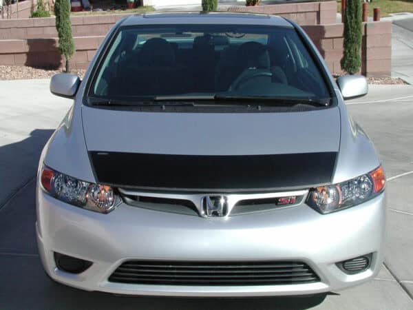 2006-Honda-Civic with a-magnetic-car-bra