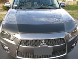 2011 Mitsubishi Outlander with a magnet bra