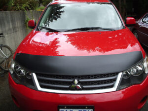 2014-Mitsubishi-Outlander with a-magnet-bra