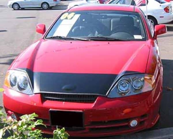 Hyundai Tiburon with a black magnetic car bra