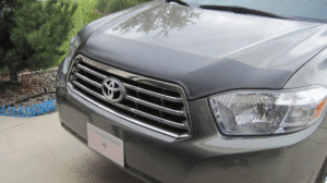 Toyota Highlander with a magnetic car bra